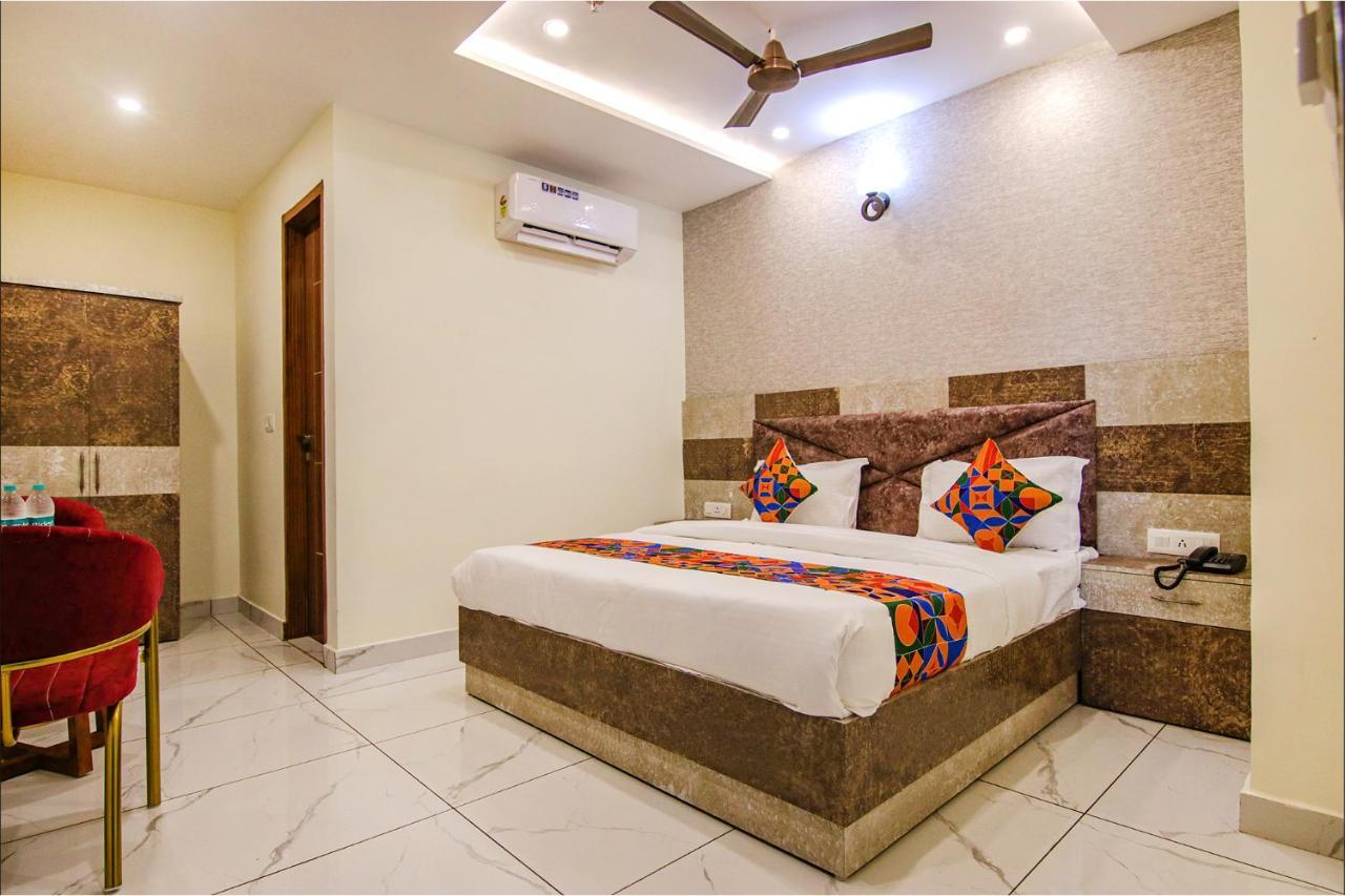 Fabhotel Meridian Inn Mohali Buitenkant foto