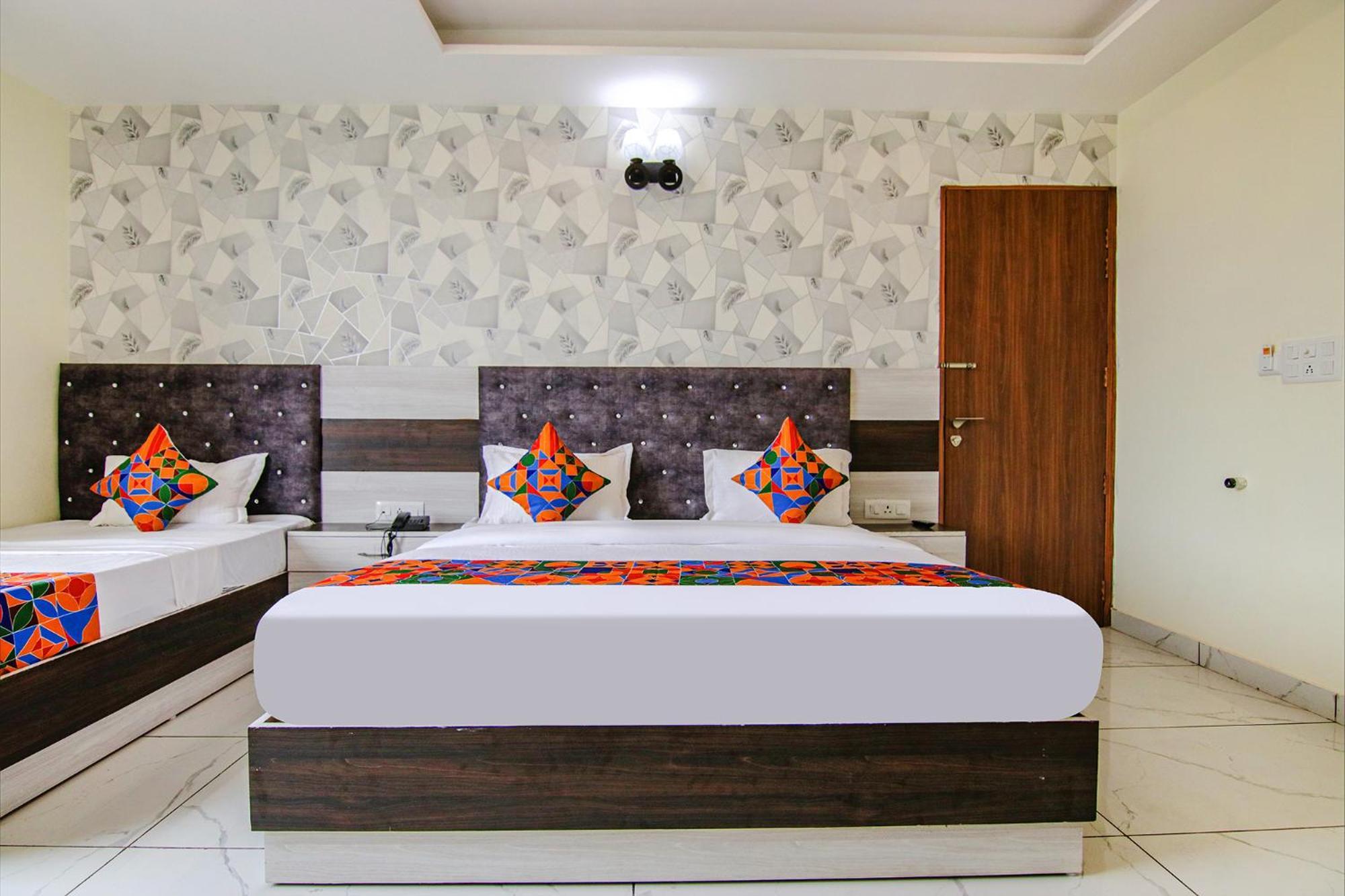 Fabhotel Meridian Inn Mohali Buitenkant foto