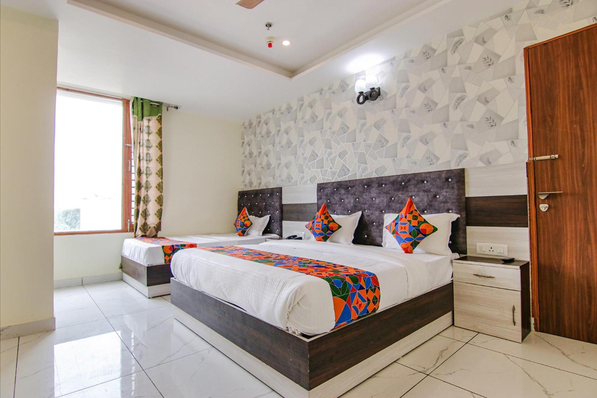 Fabhotel Meridian Inn Mohali Buitenkant foto
