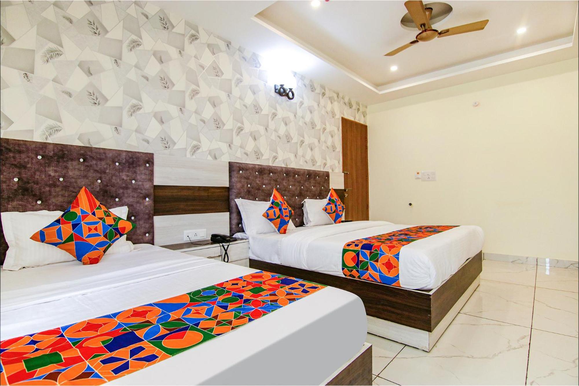 Fabhotel Meridian Inn Mohali Buitenkant foto