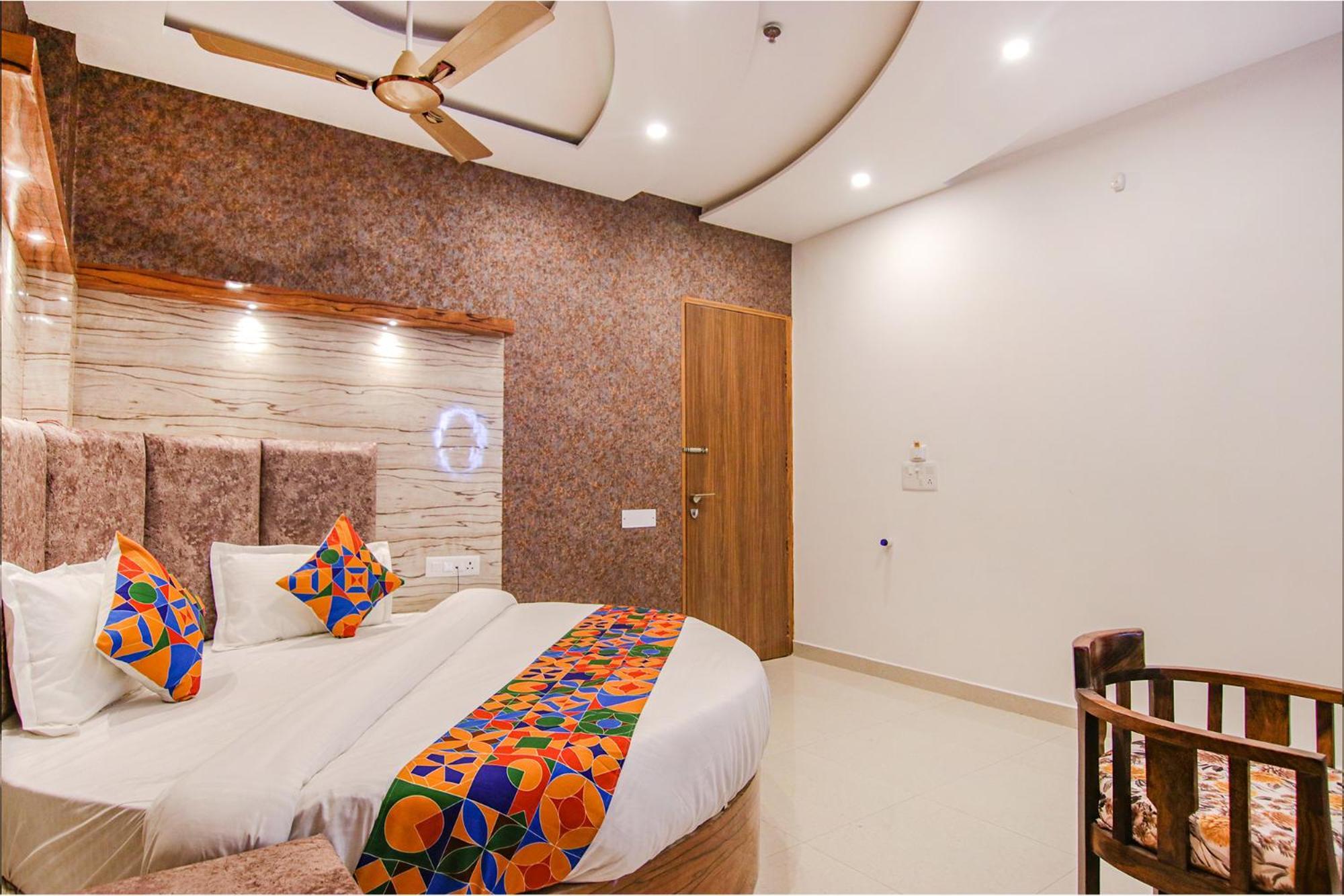 Fabhotel Meridian Inn Mohali Buitenkant foto