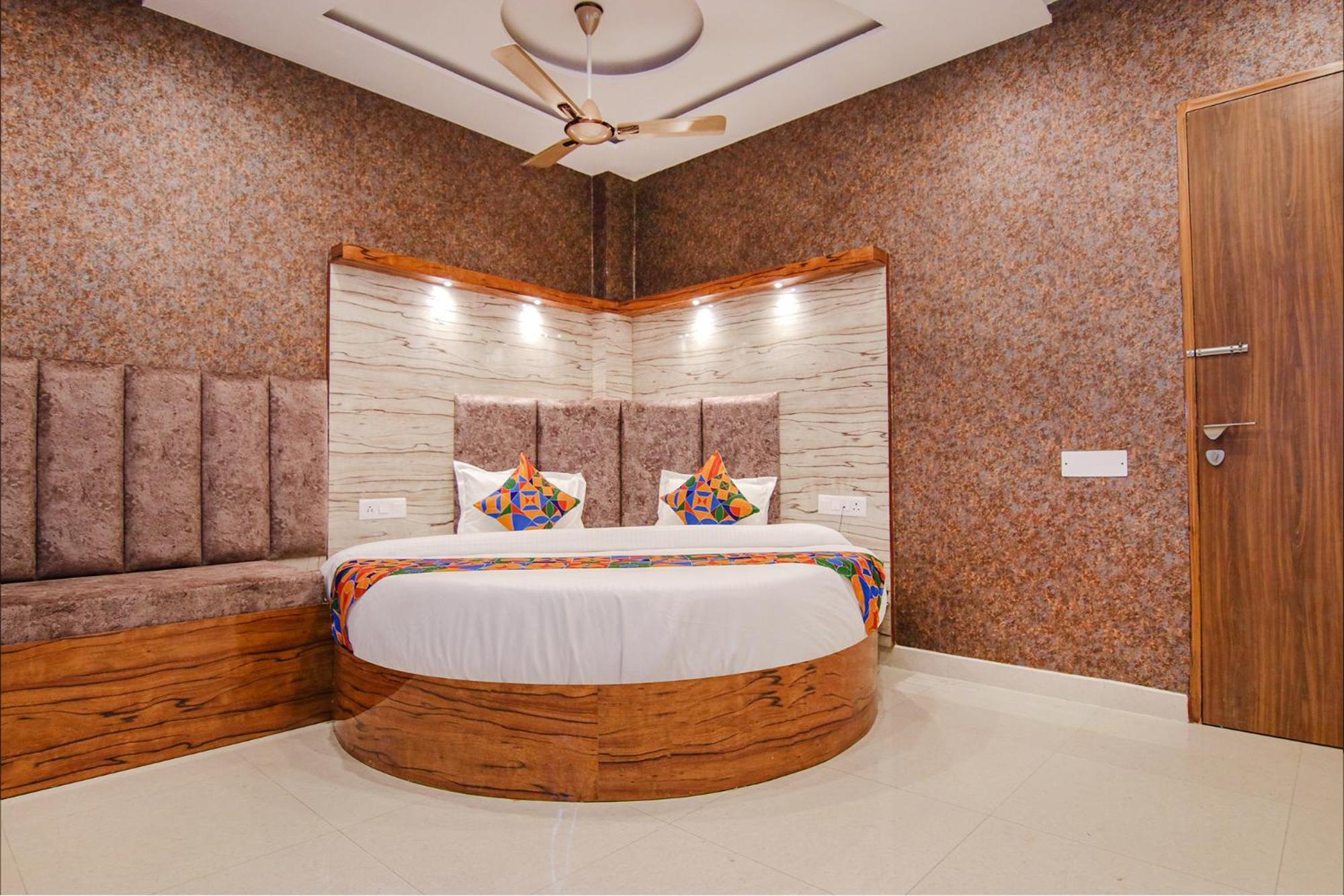 Fabhotel Meridian Inn Mohali Buitenkant foto